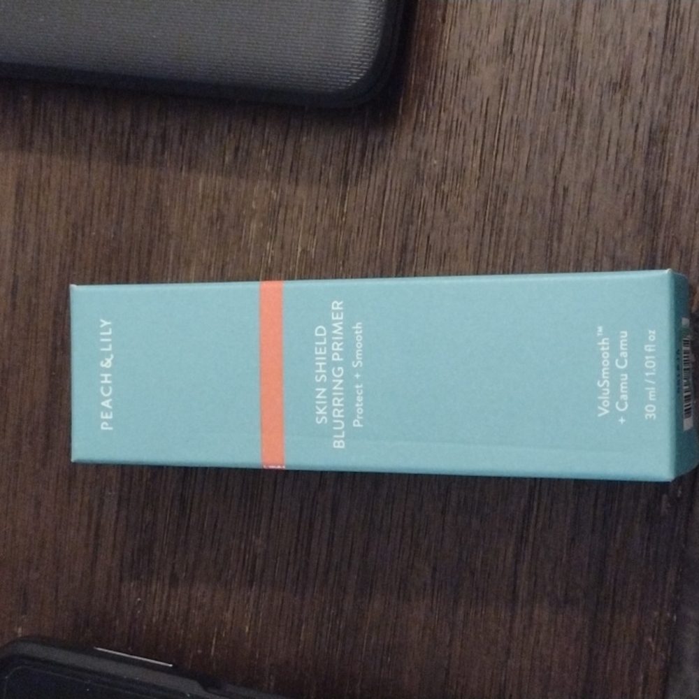 Peach & Lily Skin Shield Blurring Primer